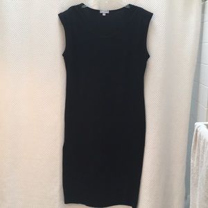 Cotton, T length, padded shoulders